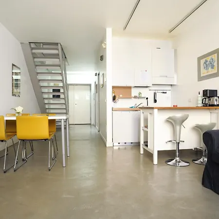 Loft Sant Ambrogio With Terrance Lägenhet