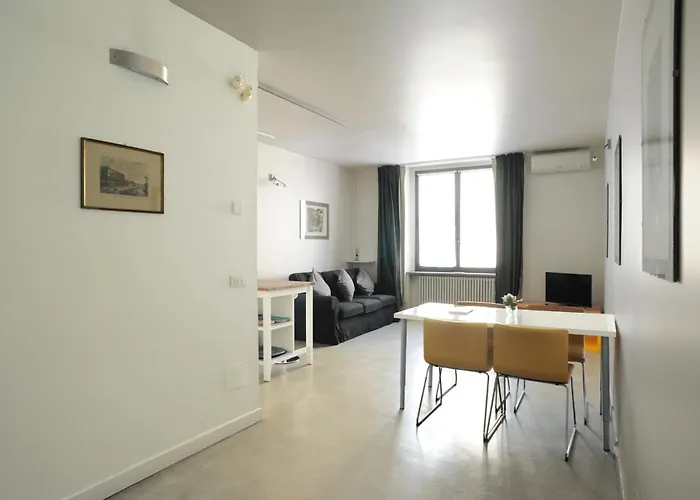 Daire Loft Sant Ambrogio With Terrance *